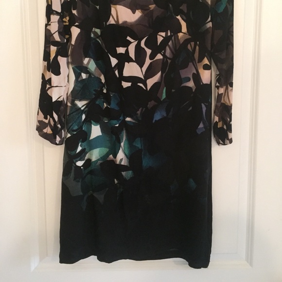 Beautiful Maeve shift dress with cut-out sleeves - Picture 4 of 4